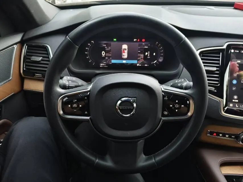 Volvo XC90 (Imported) 2023 XC90 48V 2.0T B6 Zhiyi Deluxe Edition 7-seat Automatic Gear 11
