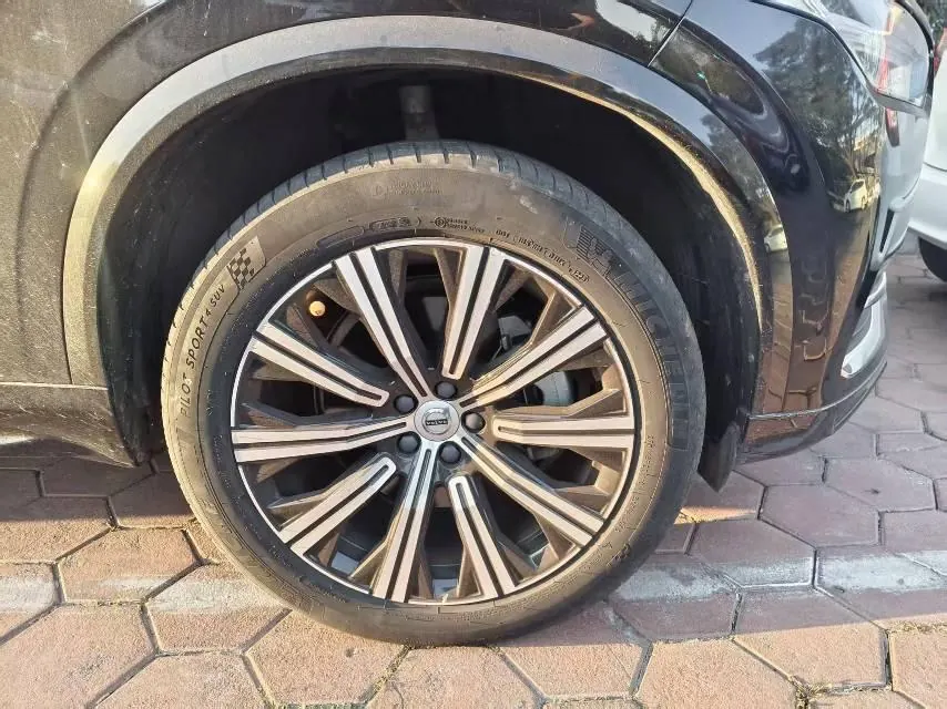 Volvo XC90 (Imported) 2023 XC90 48V 2.0T B6 Zhiyi Deluxe Edition 7-seat Automatic Gear 14