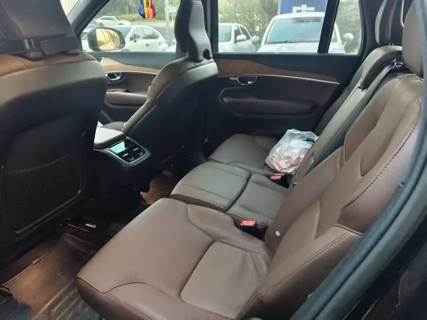 Volvo XC90 (Imported) 2023 XC90 48V 2.0T B6 Zhiyi Deluxe Edition 7-seat Automatic Gear 7