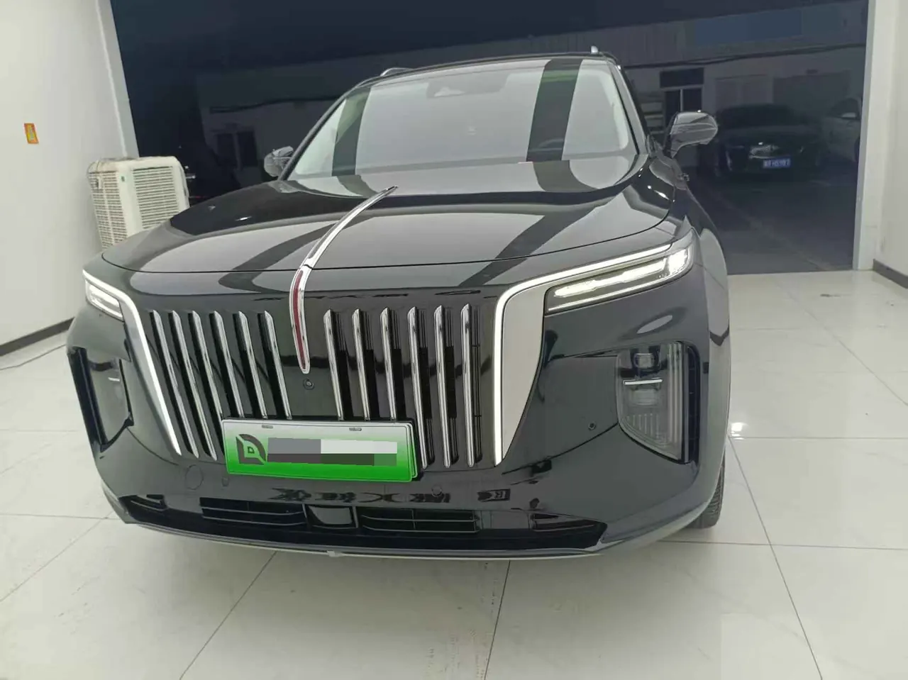 HongQi 2022 E-HS 9 660km Flag Collar Edition 4-seat Automatic Gear 2