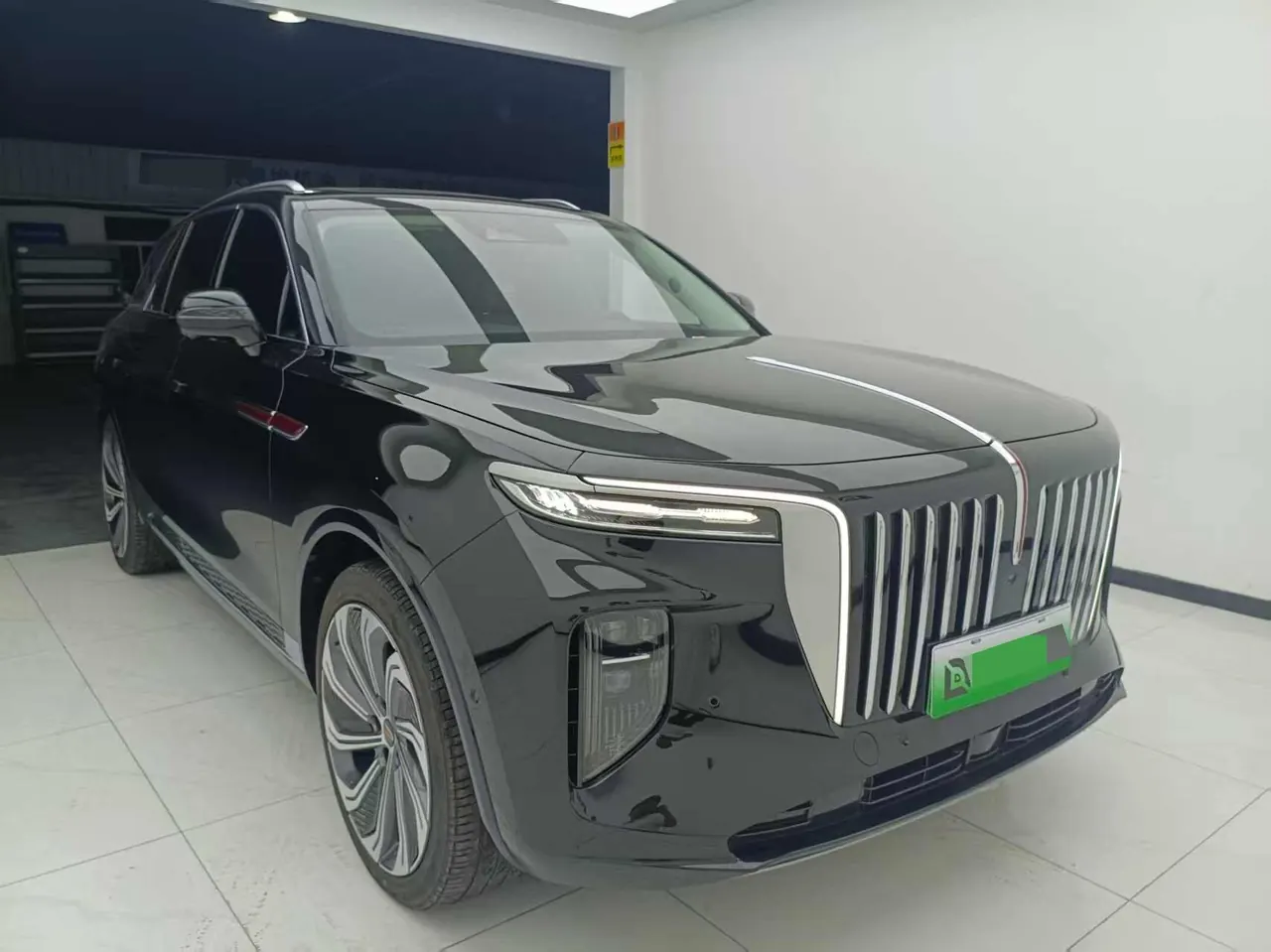 HongQi 2022 E-HS 9 660km Flag Collar Edition 4-seat Automatic Gear 3