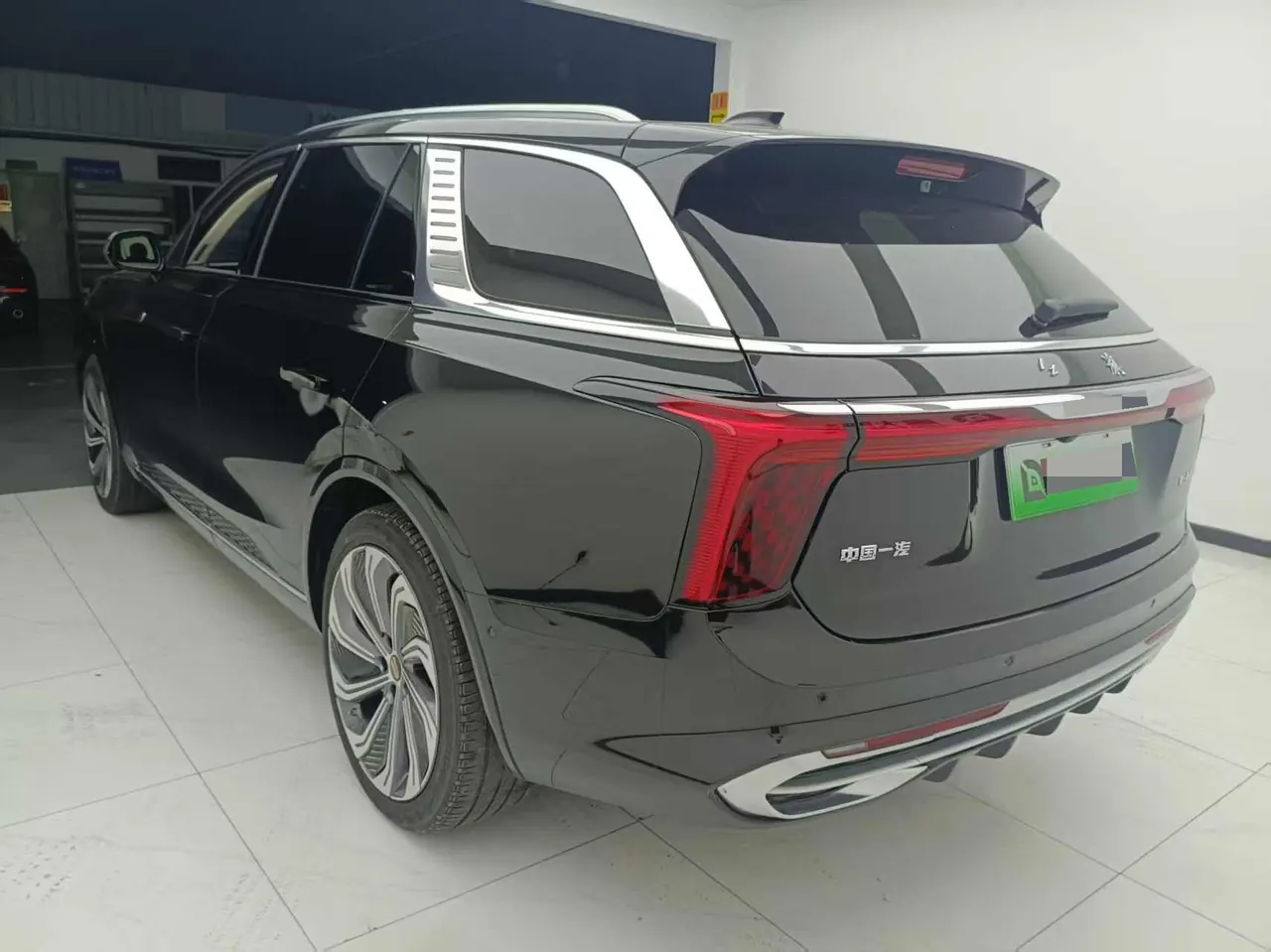 HongQi 2022 E-HS 9 660km Flag Collar Edition 4-seat Automatic Gear 5