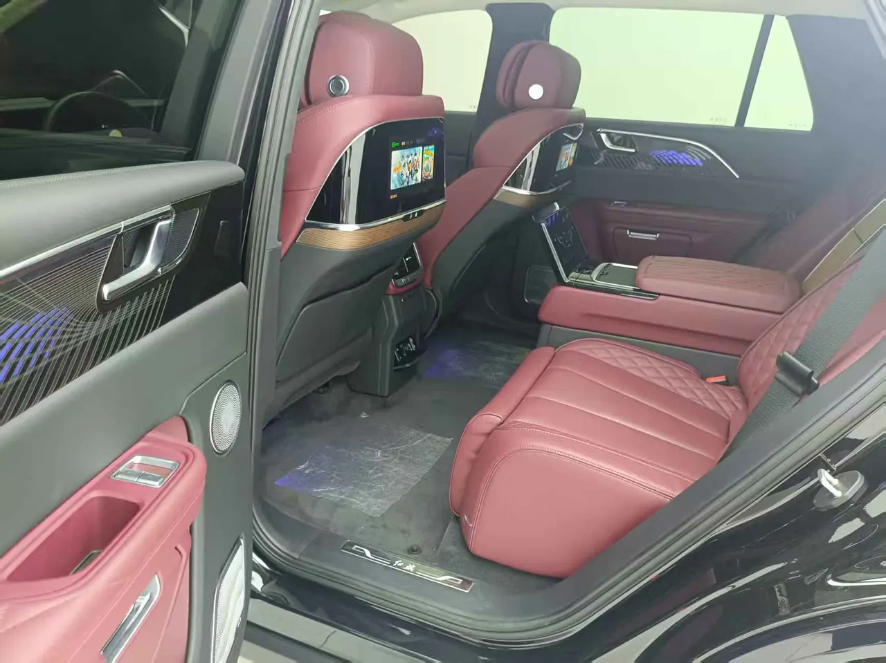 HongQi 2022 E-HS 9 660km Flag Collar Edition 4-seat Automatic Gear 6