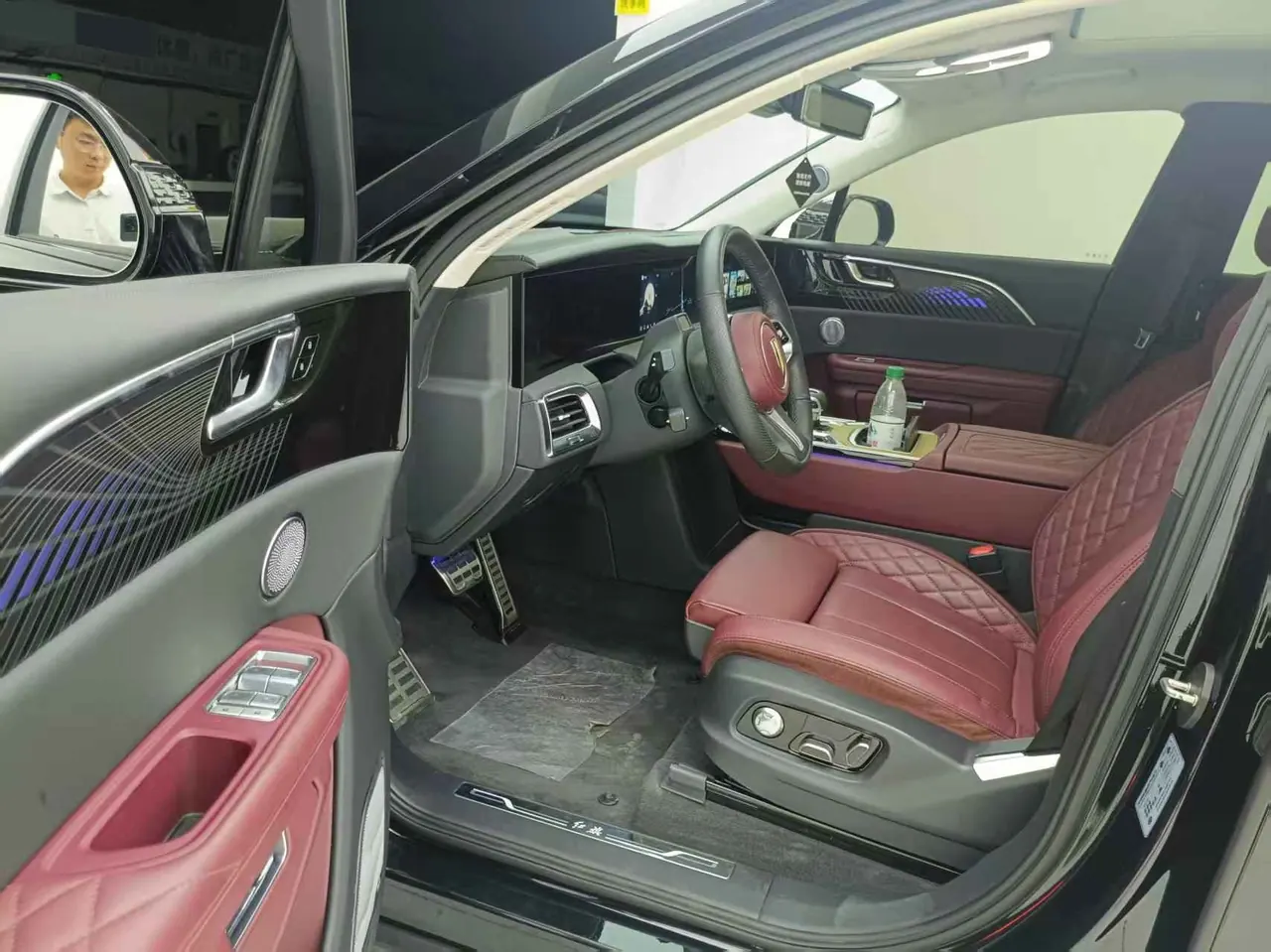 HongQi 2022 E-HS 9 660km Flag Collar Edition 4-seat Automatic Gear 9