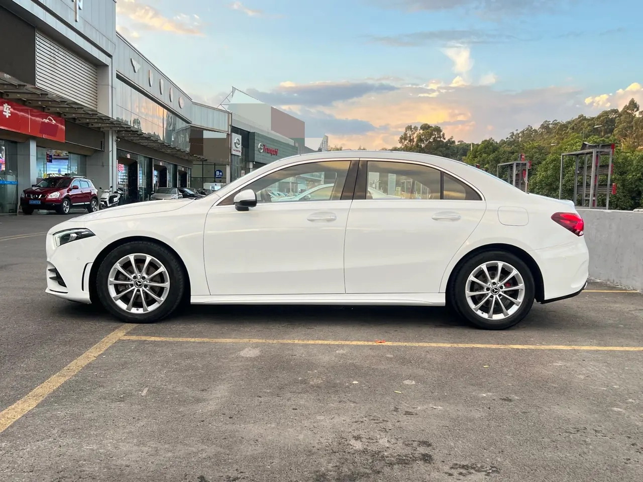 Mercedes Benz Class A 2021 A 200 L 1.3T Dynamic Automatic 4