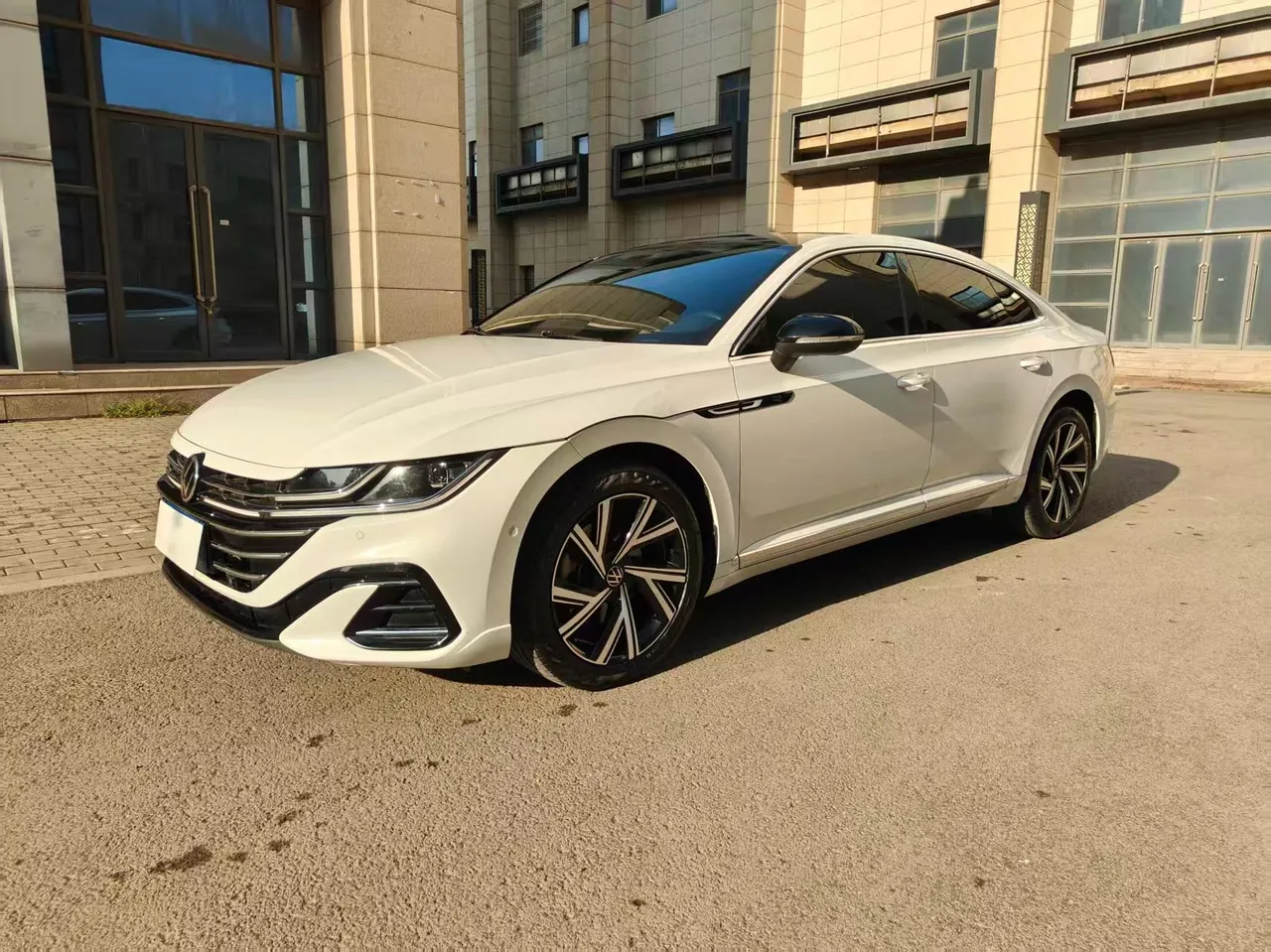 Volkswagen 2021 CC 2.0TSI 380TSI eye-catching automatic gear 9