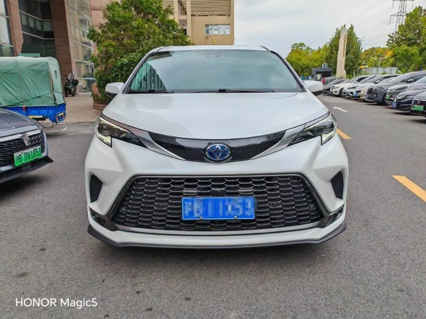Toyota 2024 Grevia HYBRID 2.5 Stepless Deluxe Edition Automatic Transmission 2