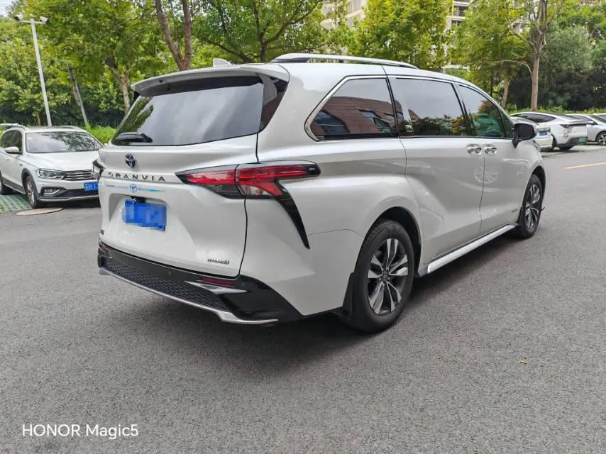 Toyota 2024 Grevia HYBRID 2.5 Stepless Deluxe Edition Automatic Transmission 3