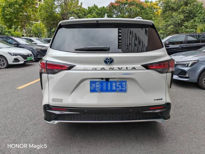 Toyota 2024 Grevia HYBRID 2.5 Stepless Deluxe Edition Automatic Transmission 4