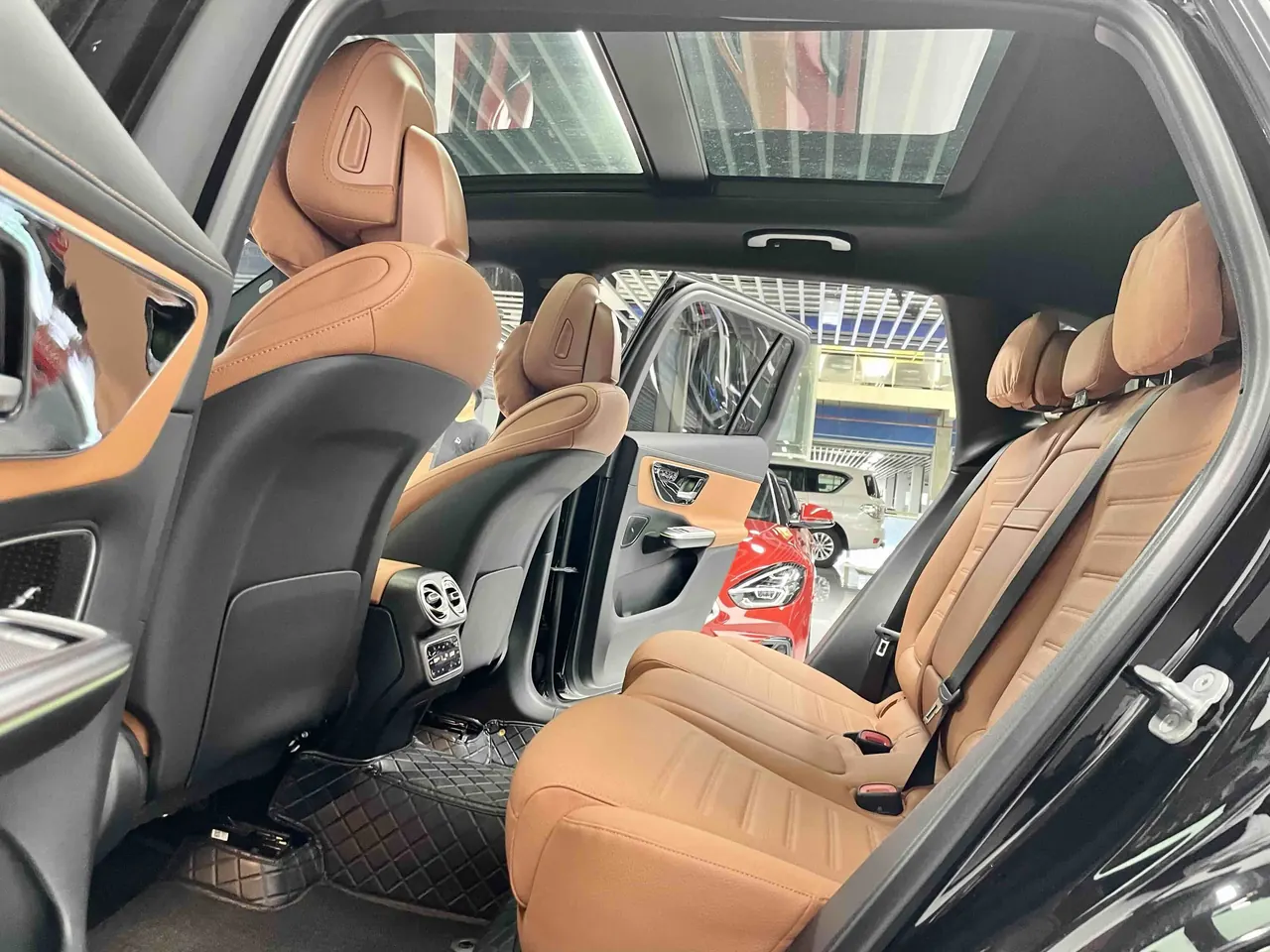 Mercedes Benz 2024 GLC 260 L 4MATIC 48V 2.0T Luxury 5-seat Automatic Gear 7