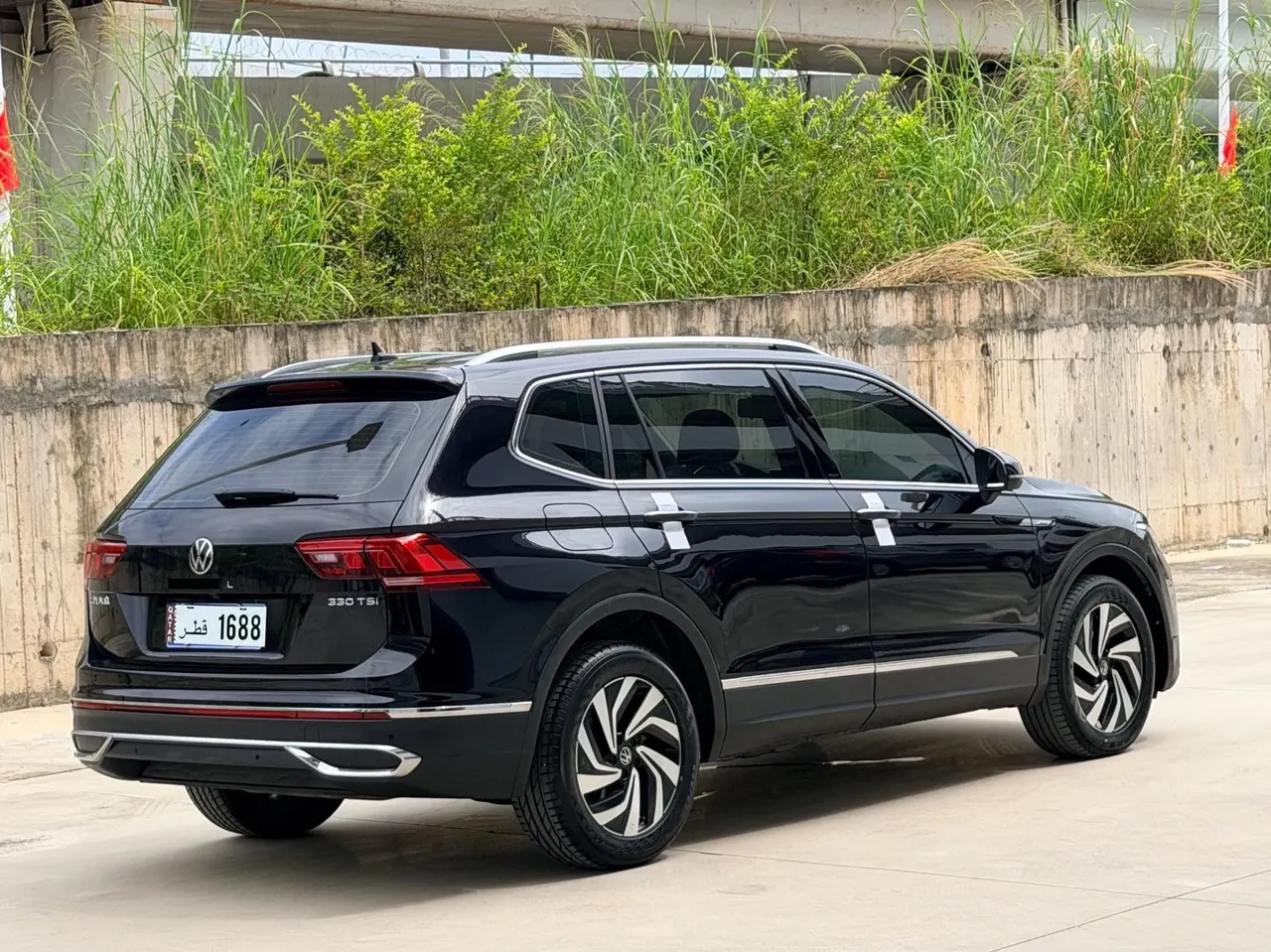 Volkswagen 2022 Tiguan L 2.0TSI 330TSI Two-Drive Smart Edition Automatic Gear 9