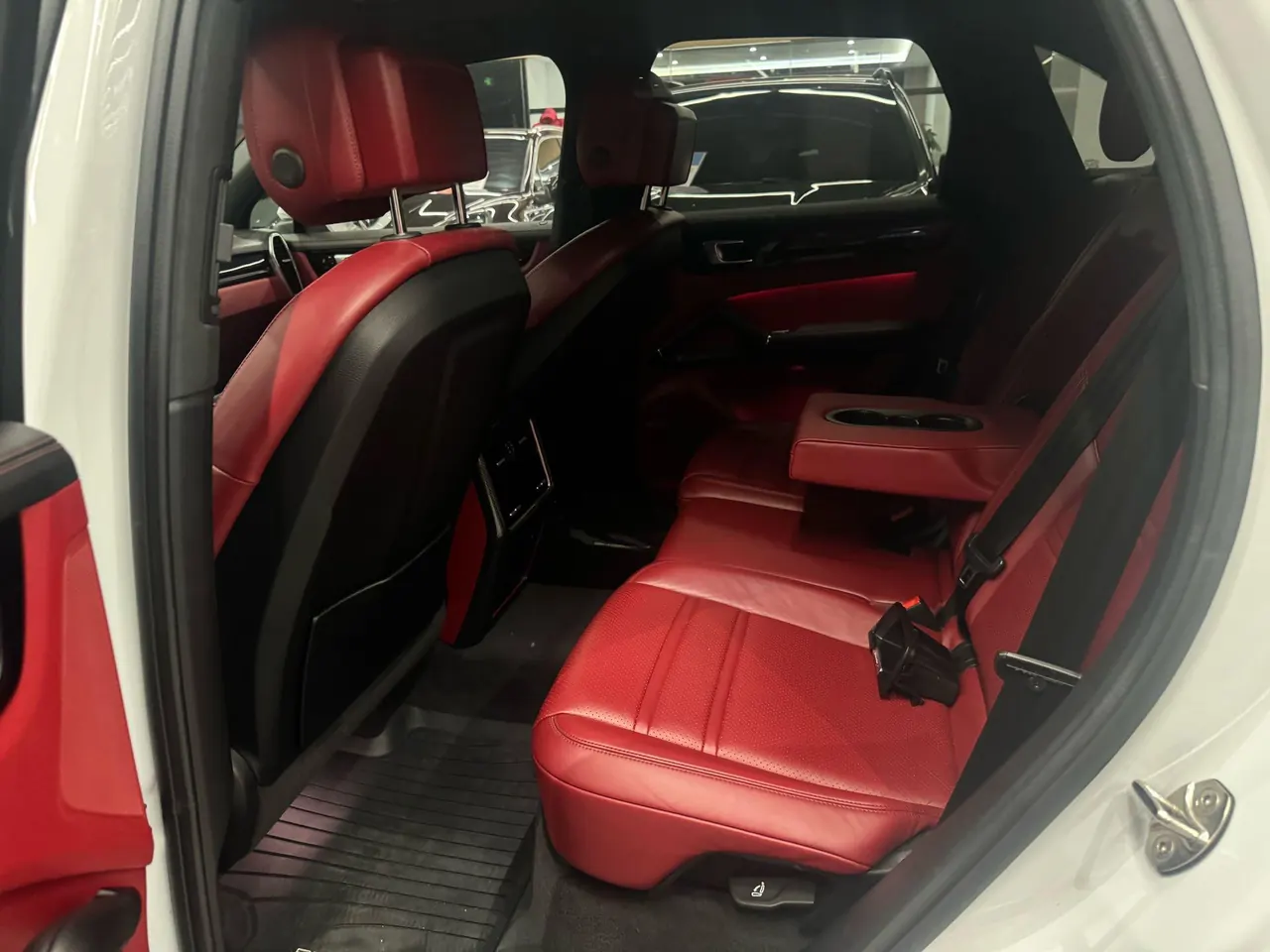 Porsche Cayenne New Energy (Imported) 2021 Cayenne Oil and Electric Hybrid 2.0T Automatic Gear 4
