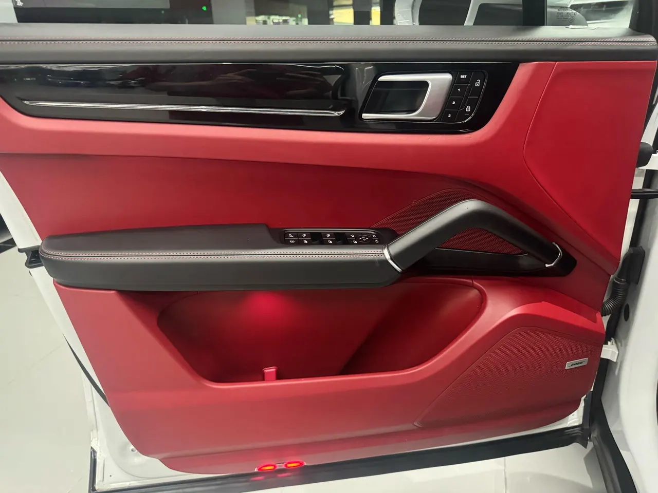 Porsche Cayenne New Energy (Imported) 2021 Cayenne Oil and Electric Hybrid 2.0T Automatic Gear 5