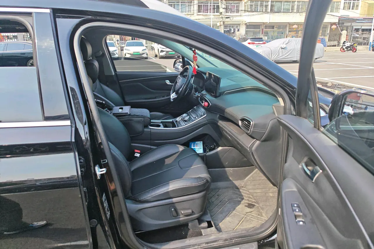 Hyundai 2023 Shengda Traveler 2.0TGDi 380TGDi LUX Four-wheel Drive Premium Edition (HTRAC) Automatic Gear 4