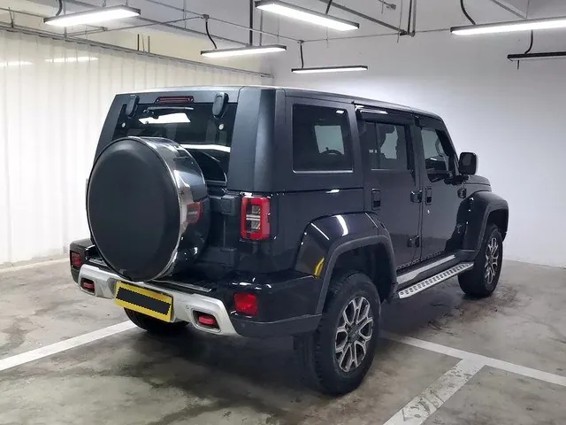Beijing 2020 BJ40 2.0T 4-wheel drive city hunter version chivalrous automatic gear 6