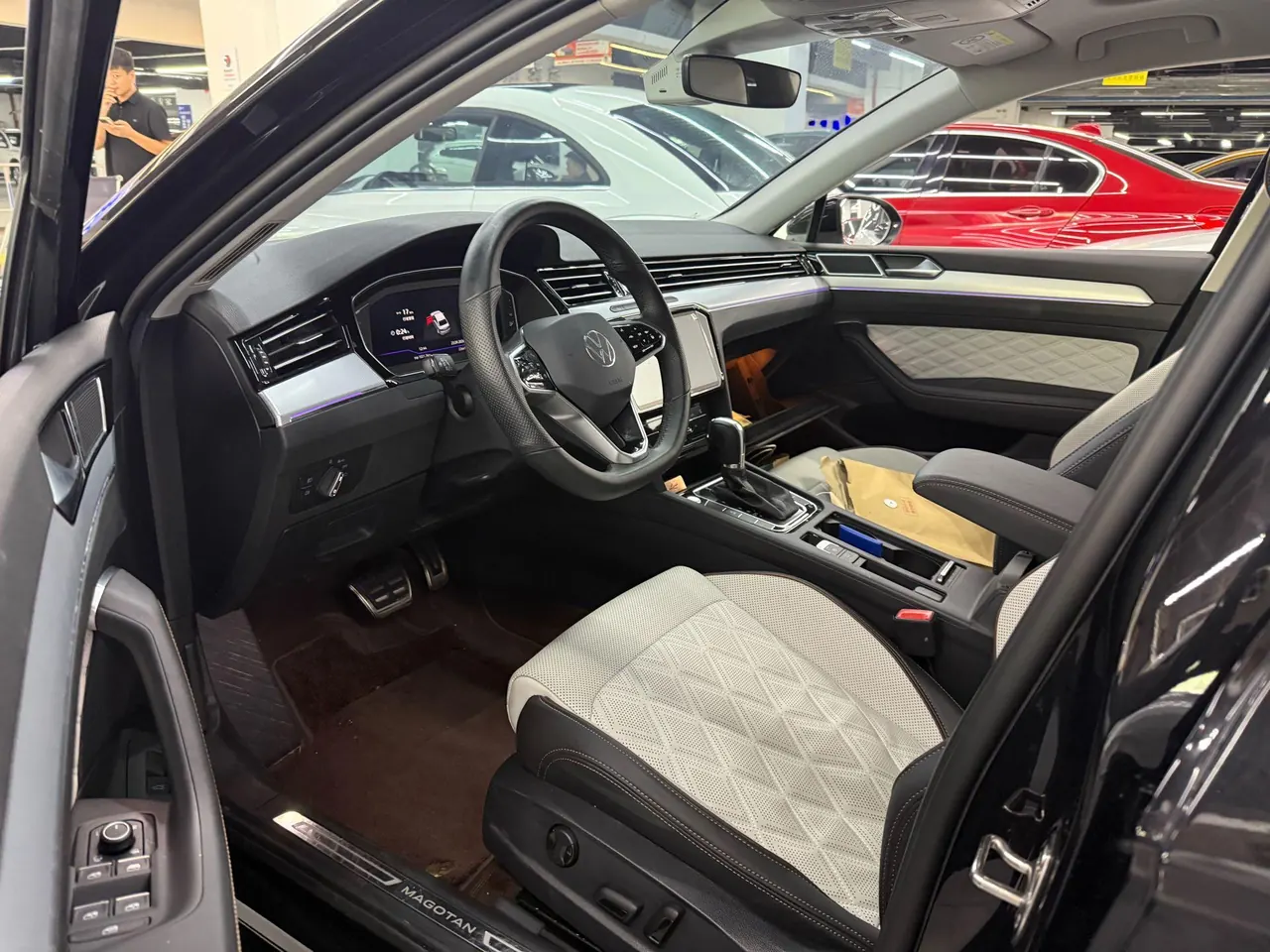Volkswagen 2024 Magotan 2.0TSI 330TSI 2 million luxury automatic gear 3