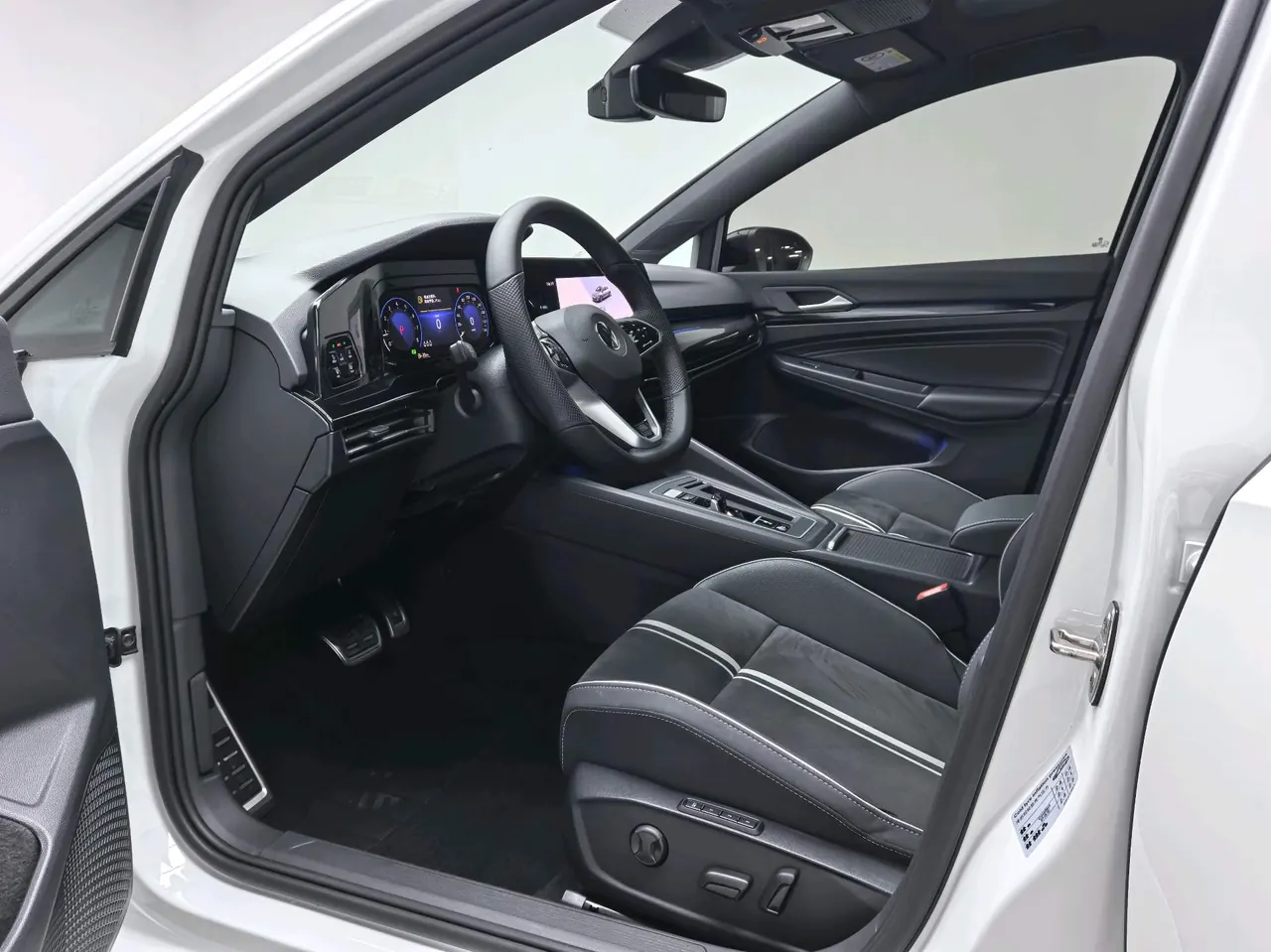 Volkswagen 2021 Golf 8 R-Line 1.4TSI 280TSI Automatic 6