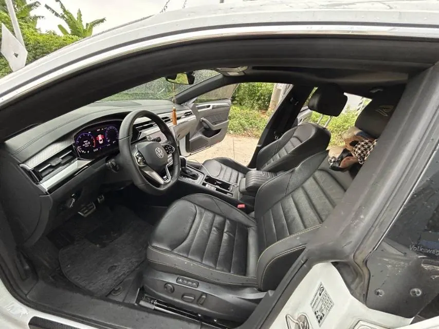 Volkswagen 2021 CC 2.0TSI 380TSI eye-catching automatic gear 9