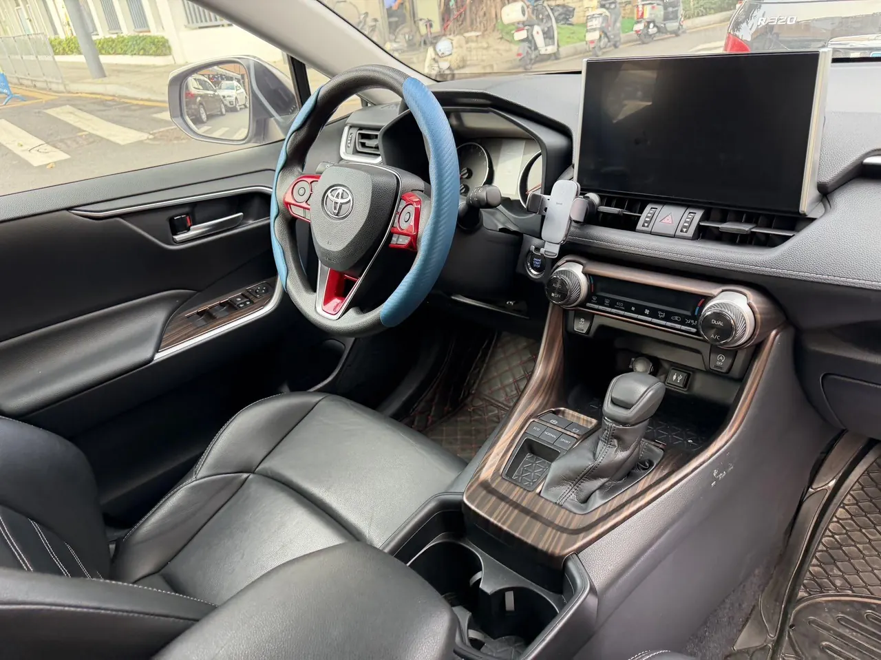 Toyota 2020 Willanda 2.0 Stepless Two-Drive Deluxe Automatic Gear 7