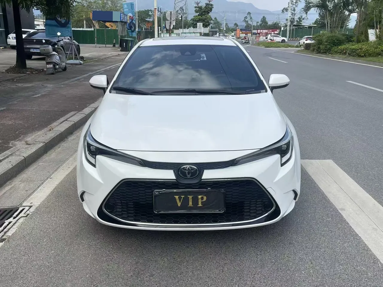 Toyota 2023 Lei Ling 1.2T Stepless 185T Deluxe Automatic Gear 2