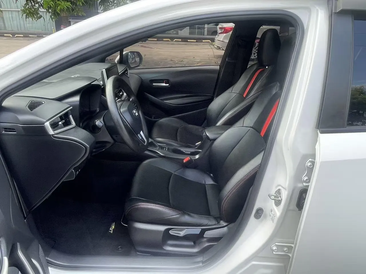 Toyota 2023 Lei Ling 1.2T Stepless 185T Deluxe Automatic Gear 3