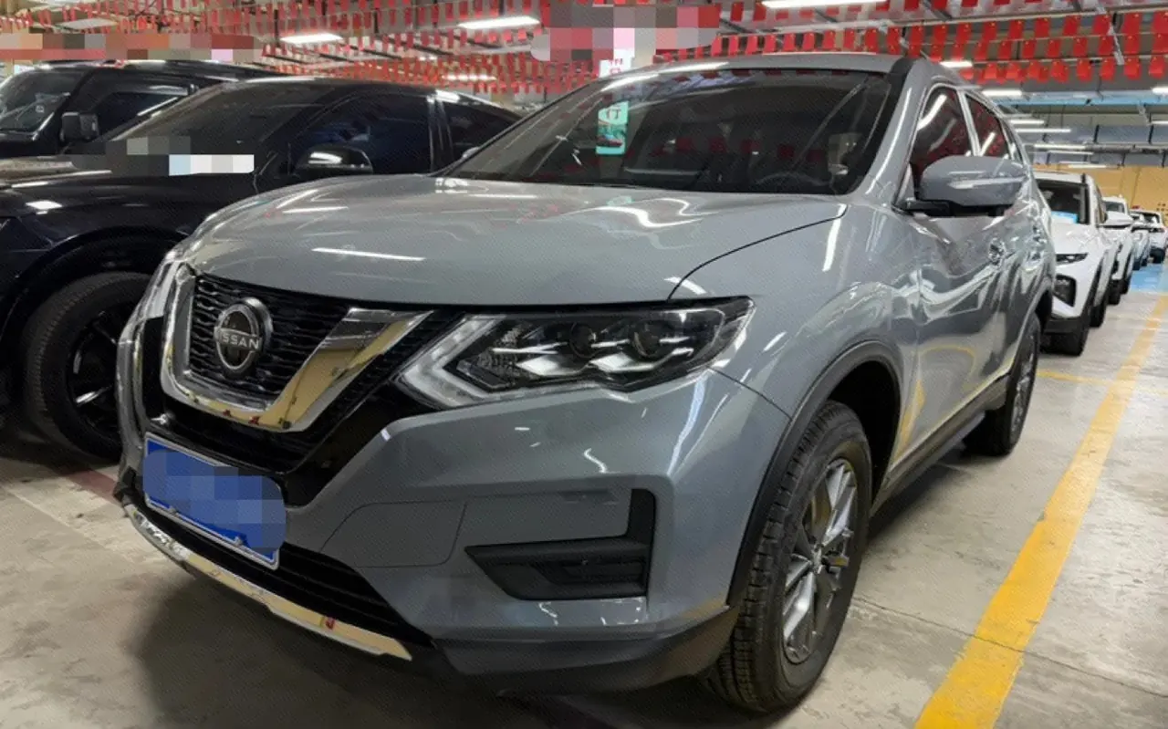打开图片灯箱:Nissan 2025 Qijun Honor 2.0 Stepless Two-Drive Leading Edition Automatic Transmission