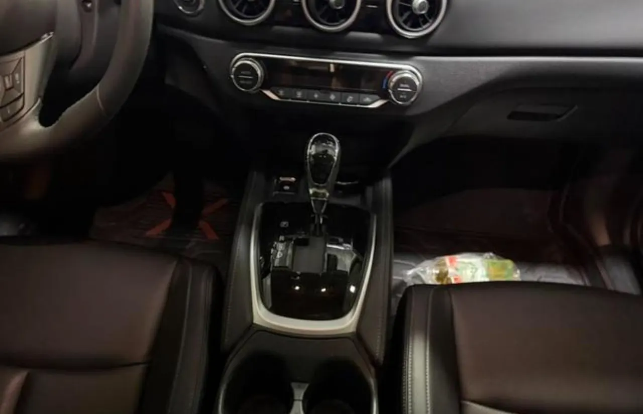 Nissan 2025 Qijun Honor 2.0 Stepless Two-Drive Leading Edition Automatic Transmission 4