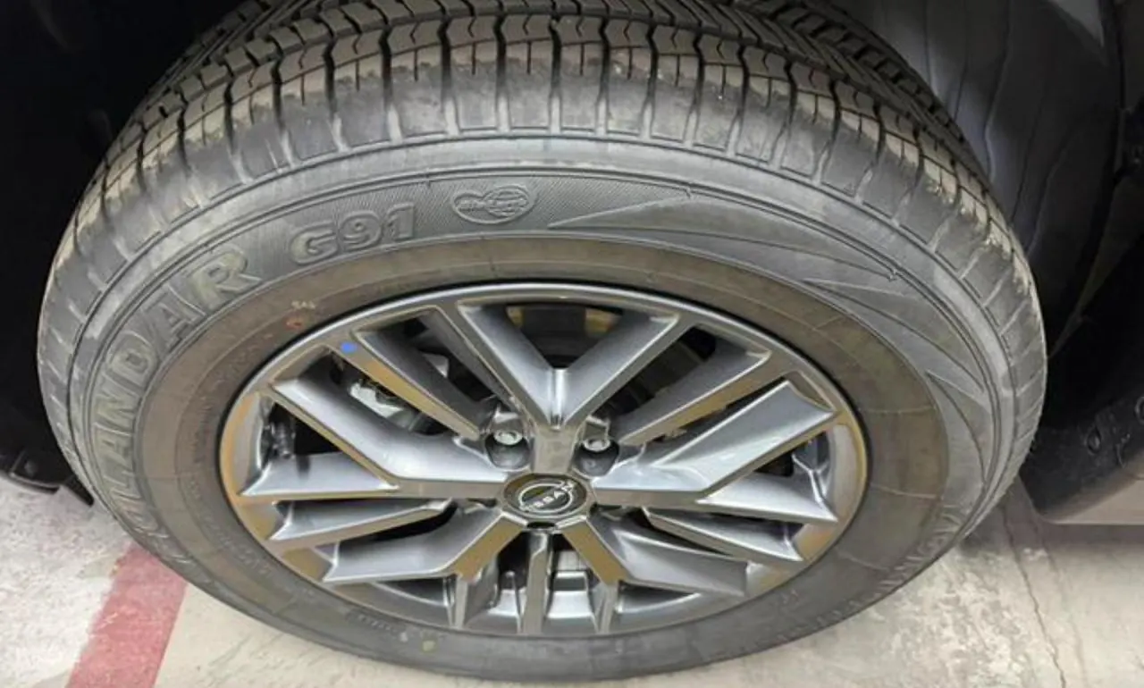 Nissan 2025 Qijun Honor 2.0 Stepless Two-Drive Leading Edition Automatic Transmission 6
