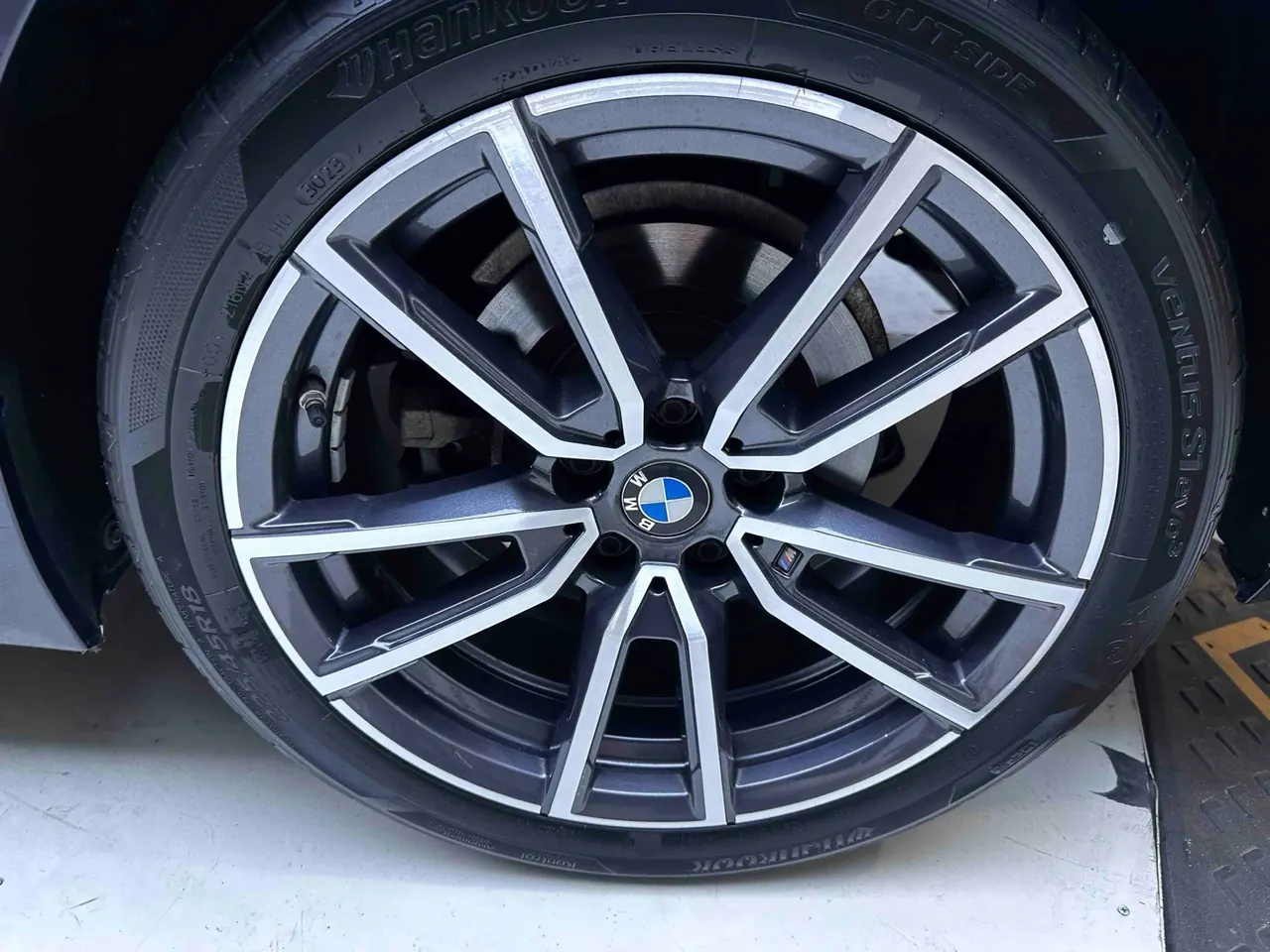 BMW 3 Series 2023 320Li 2.0T M Sports Suit Automatic Gear 16