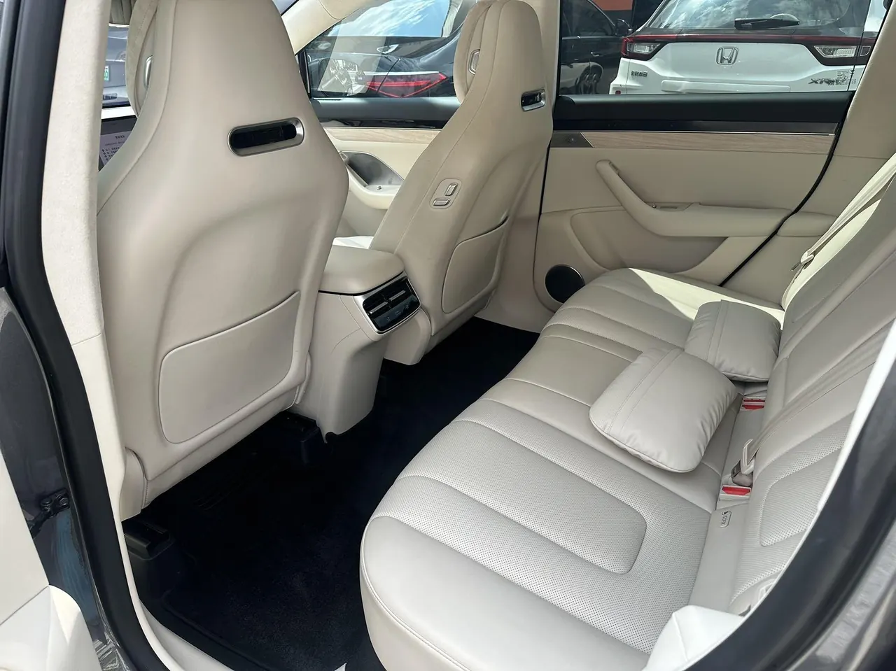 Intellectual 2024 R 7 802km Max Automatic Gear 3