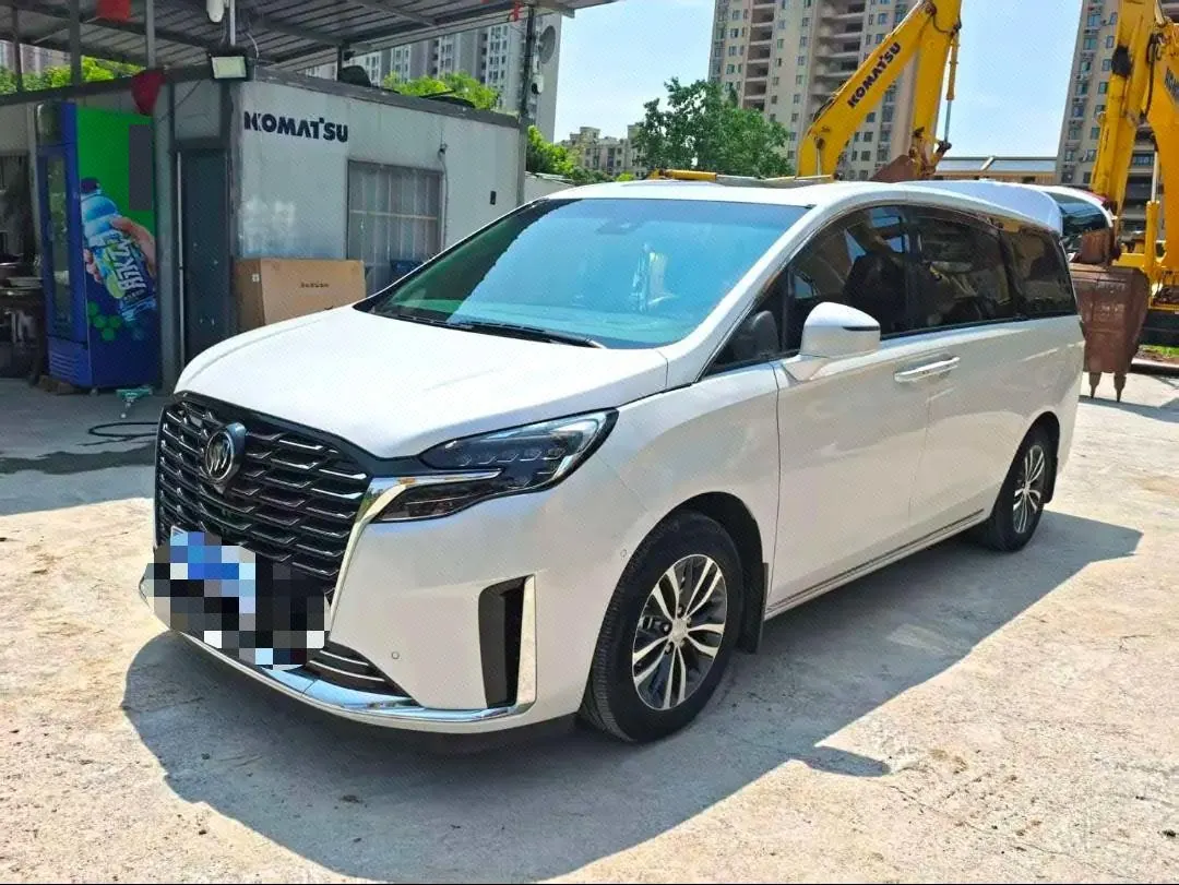 Открыть галерею: Buick 2023 GL8 ES Lu Zun 48V 2.0T 653T Exclusive Automatic Gear
