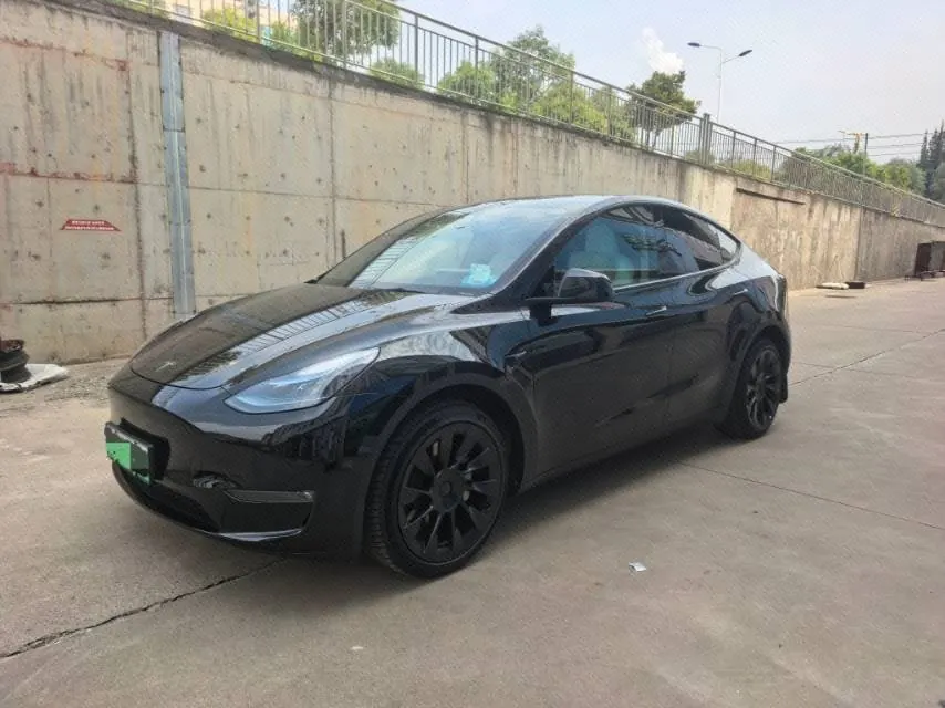 Open image lightbox: Tesla 2024 Model Y long endurance all-wheel drive version automatic transmission