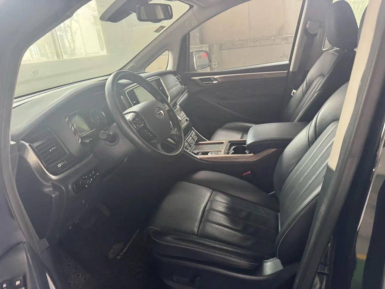 Chuanqi 2020 GM8 2.0T 390T Premium Edition Automatic Gear 5