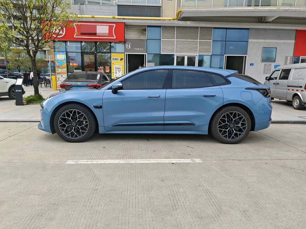 Zeekr 2024 Zeekr 001 WE Edition 95kWh Four-wheel Drive Automatic 3
