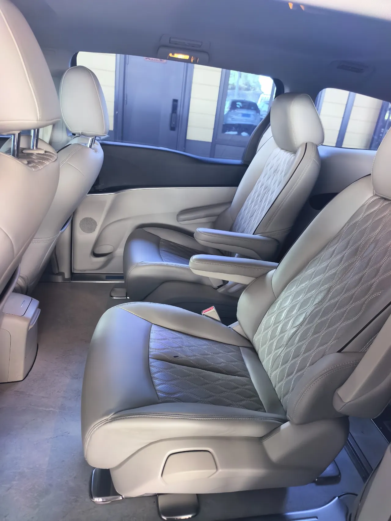 Buick 2023 GL8 Land Business Class 48V 2.0T 652T Comfortable Automatic Gear 3