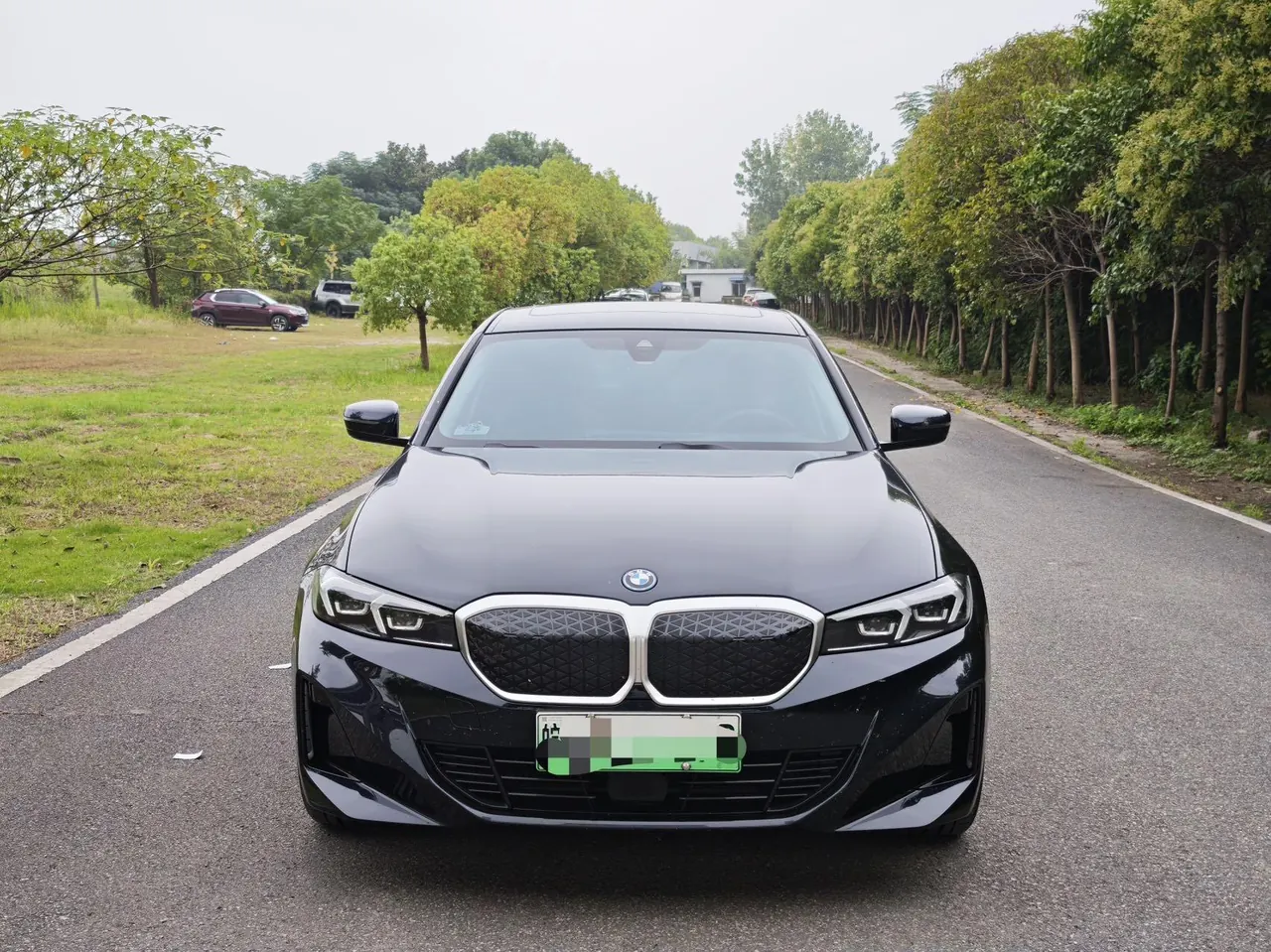 BMW 2025 i3 eDrive 35 L automatic gear 2