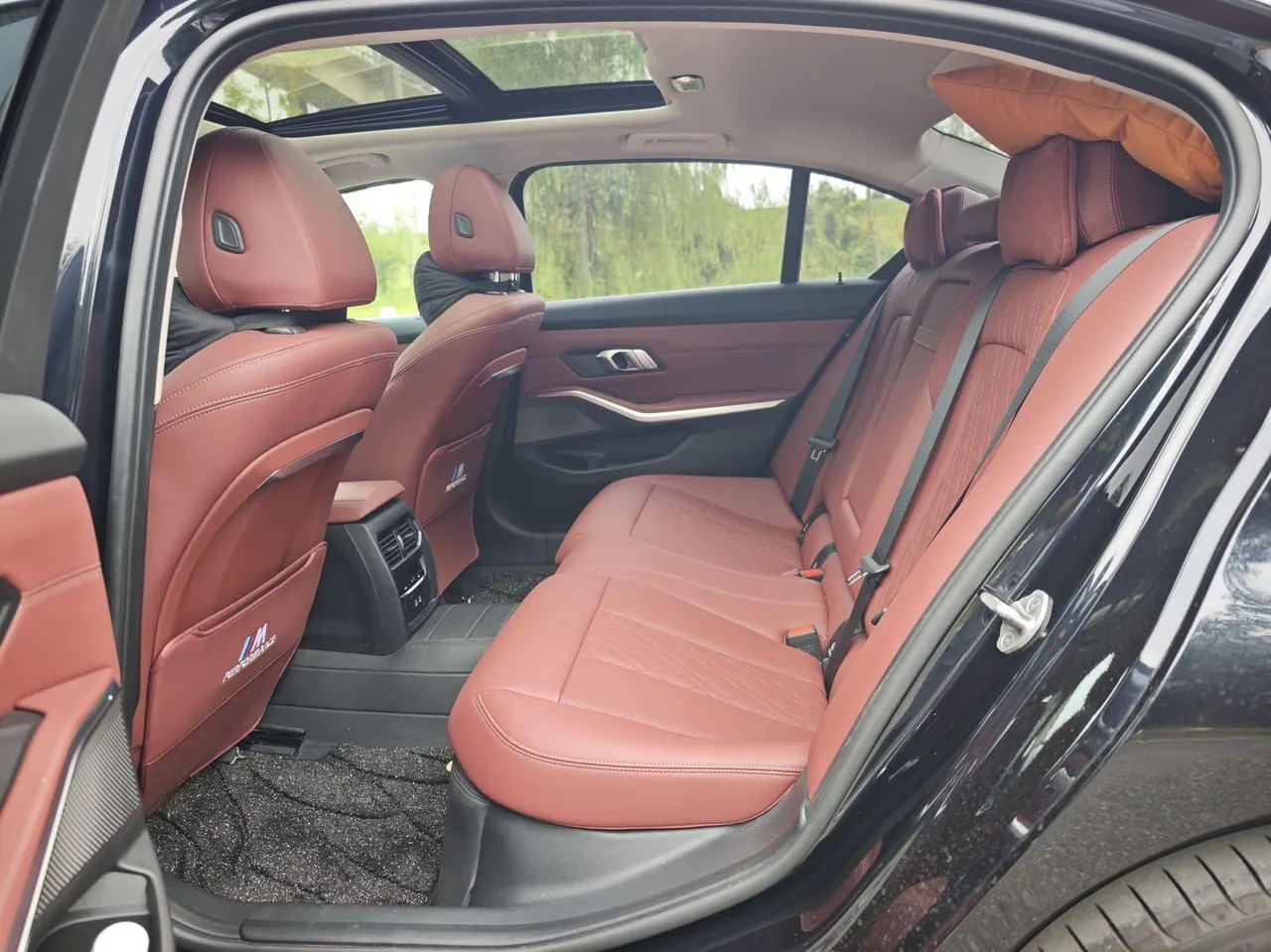 BMW 2025 i3 eDrive 35 L automatic gear 5