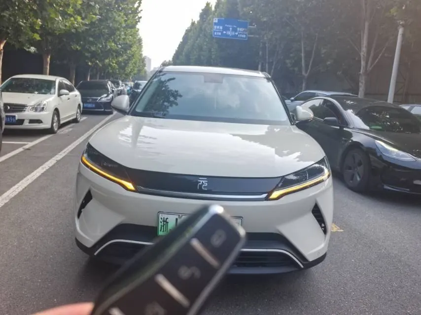 BYD 2024 Yuan UP 301KM Leading Automatic Gear 2
