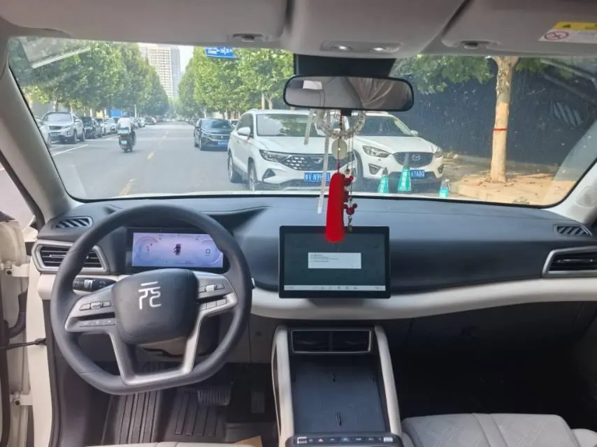 BYD 2024 Yuan UP 301KM Leading Automatic Gear 9