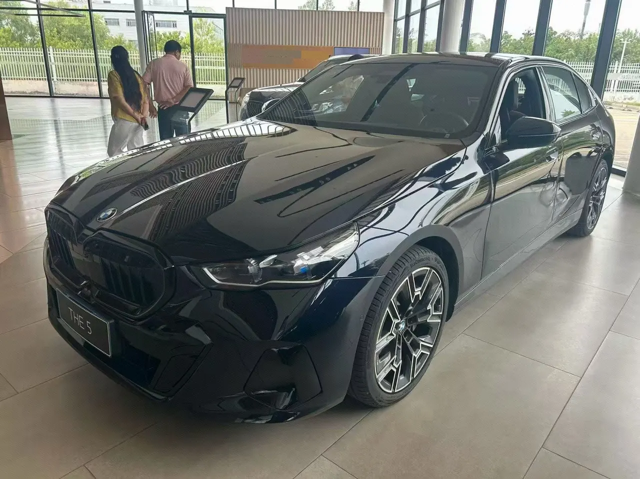 Open image lightbox: BMW 5 series 2026 530Li 48V 2.0T exclusive m sports suit automatic gear