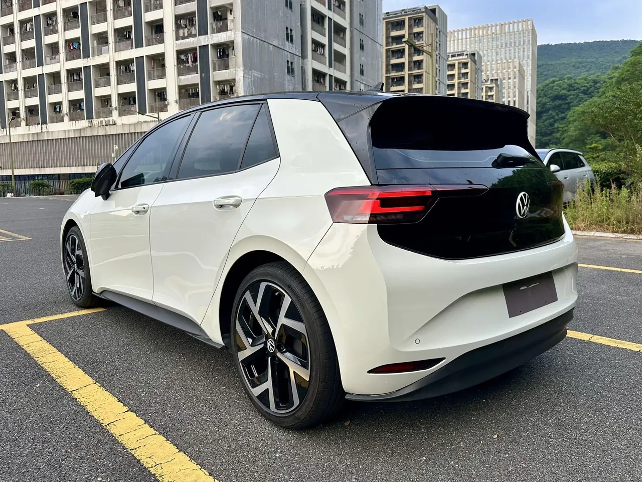 Volkswagen 2025 ID. 3 Smart Extremely Intelligent Automatic Gear 2