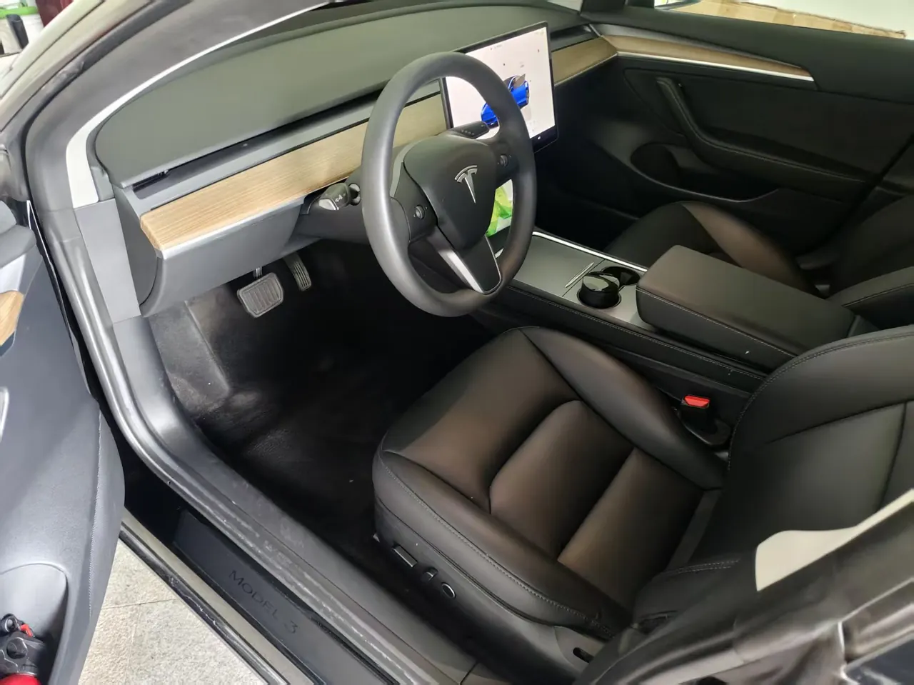 Tesla 2022 Model 3 rear-wheel drive version of automatic transmission 3