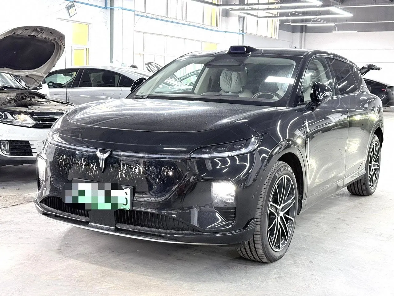 Открыть галерею: Voyah 2025 bosom friend four-wheel drive dry Kun version automatic gear