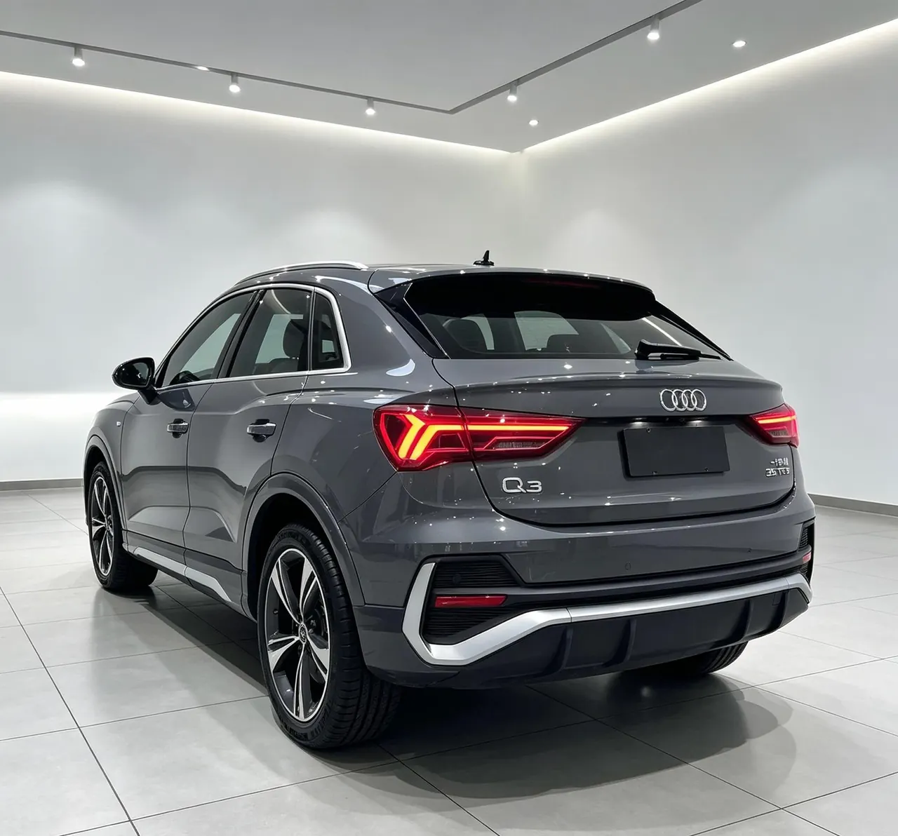 Audi 2020 Q3 Sportback 1.4TFSI 35TFSI aggressive automatic gear 3
