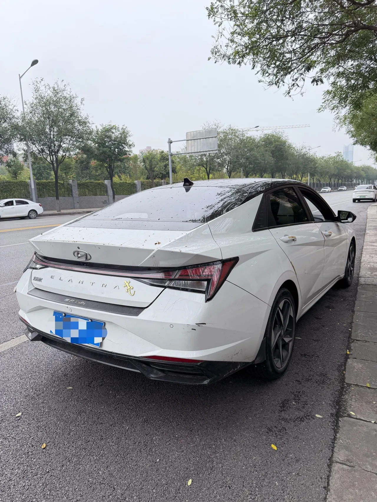 Hyundai 2021 Elantra -3-compartment 1.5 stepless LUX premium automatic gear 3
