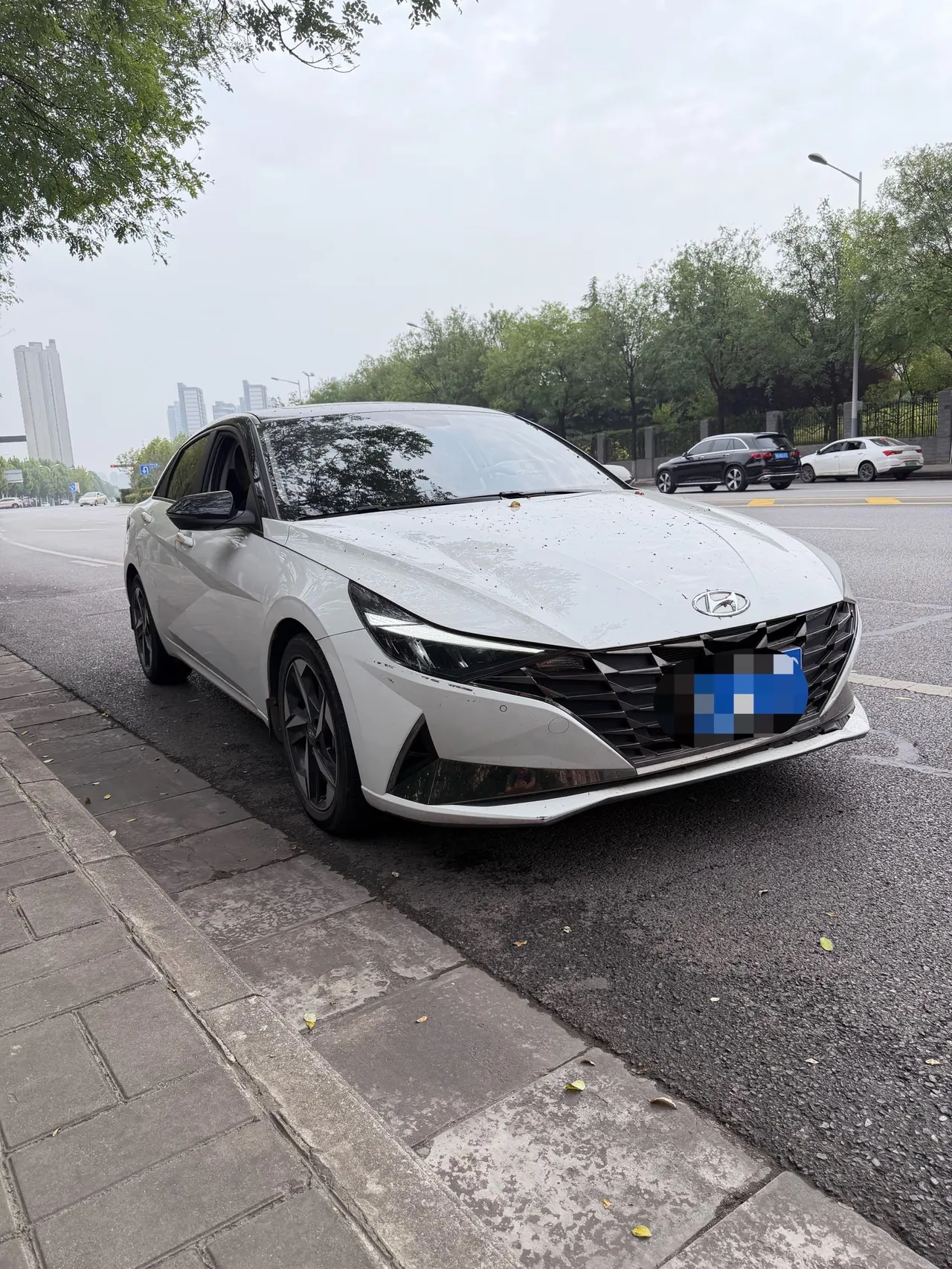 Hyundai 2021 Elantra -3-compartment 1.5 stepless LUX premium automatic gear 4
