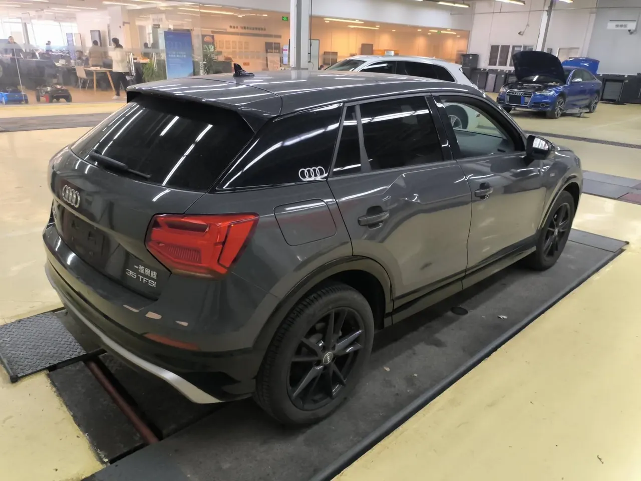 Audi 2021 Q2L 1.4TFSI 35TFSI Fashion Elegant Automatic 2