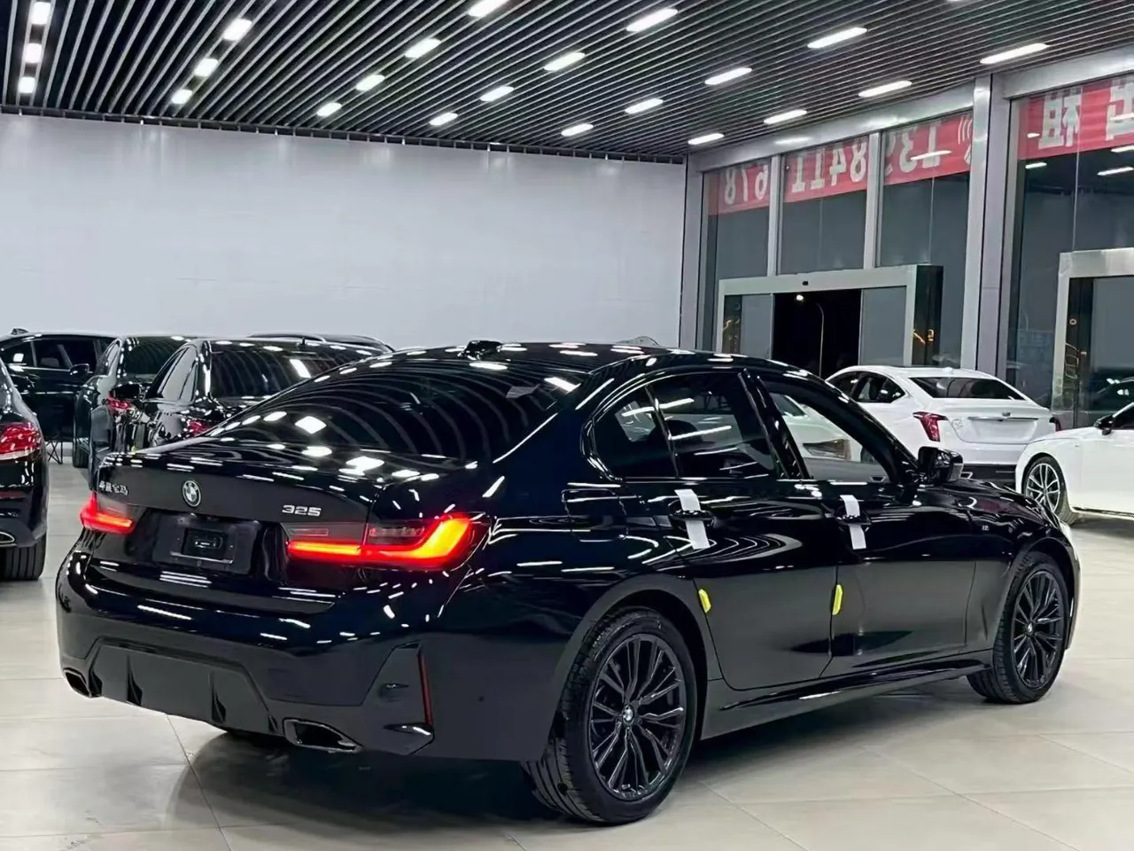 BMW 3 Series 2023 325i 2.0T M Sports Obsidian Night Suit Automatic Gear 7