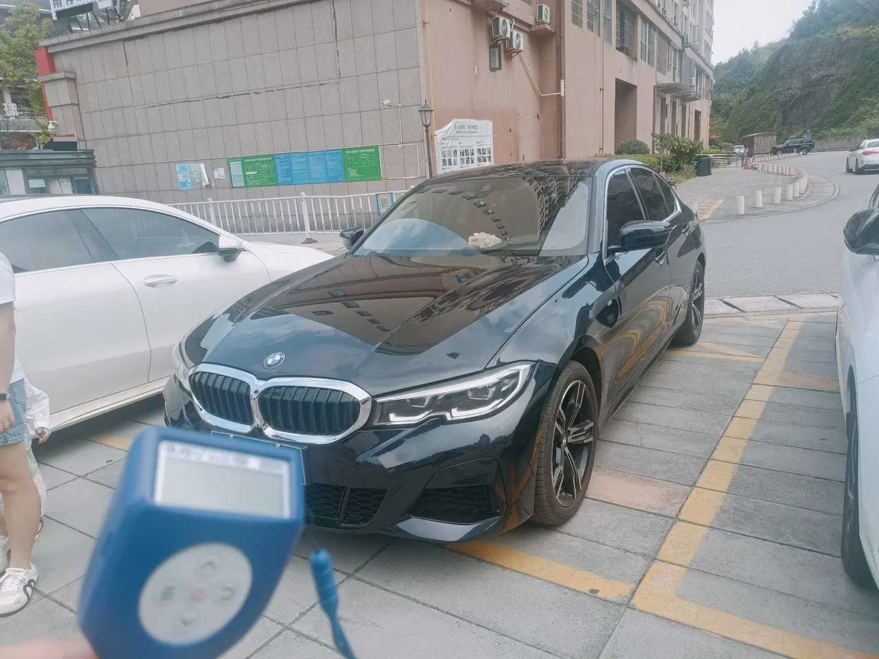 Открыть галерею: BMW 3 Series 2022 325i 2.0T M Sports Suit (Modified) Automatic Gear