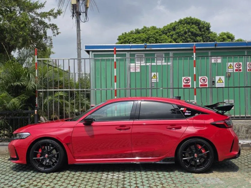 Honda Civic (Imported) 2023 Model Civic Type R 2.0T 420TURBO Manual Transmission 3